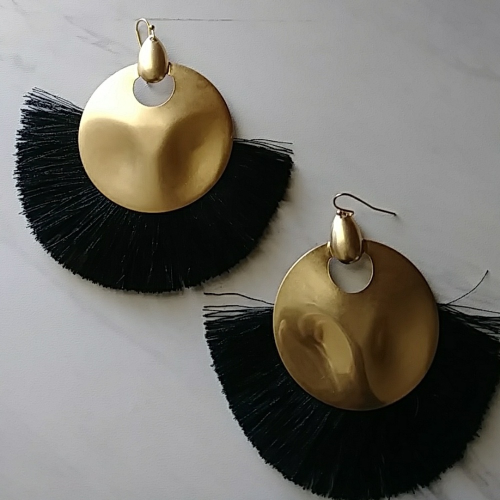 NWOT...Circle fan earrings